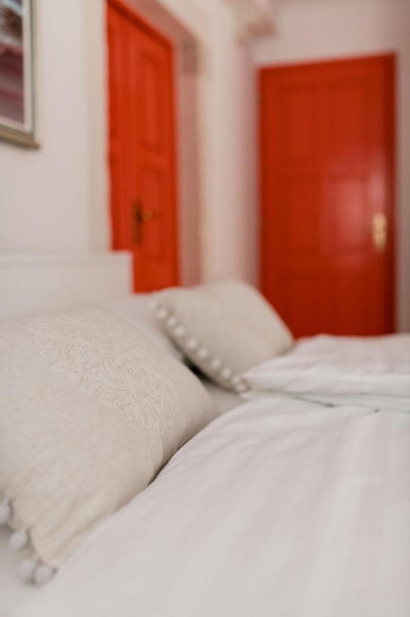 Apartment Teatar กอร์จูลา ภายนอก รูปภาพ