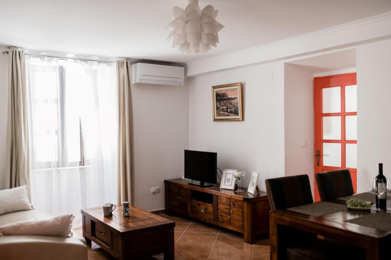 Apartment Teatar กอร์จูลา ภายนอก รูปภาพ