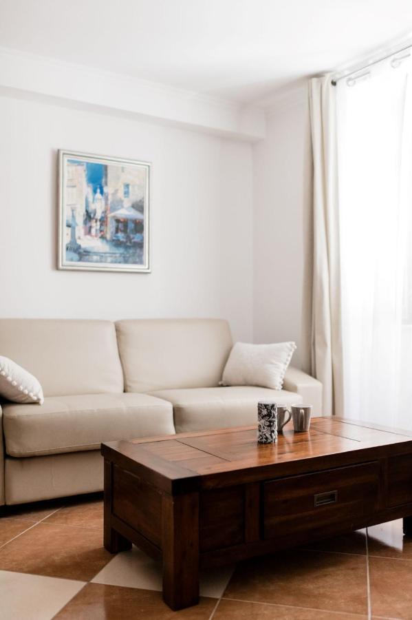 Apartment Teatar กอร์จูลา ภายนอก รูปภาพ
