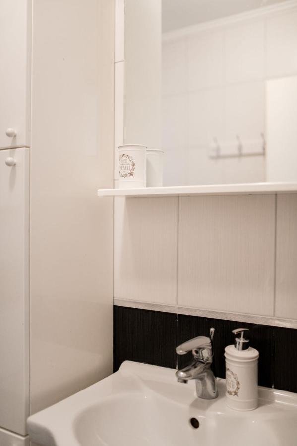 Apartment Teatar กอร์จูลา ภายนอก รูปภาพ